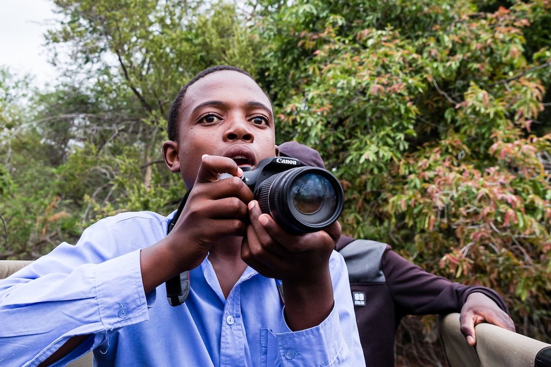 Andy Mahlo from Lepono High School sees his first rhino.